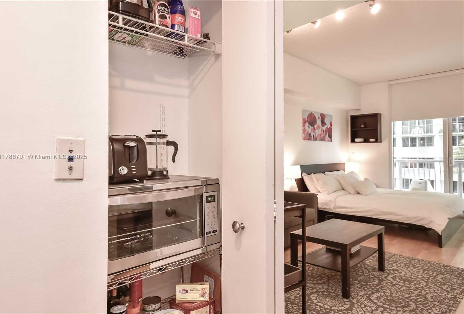 Small Image of 1750 NORTH BAYSHORE DR #1211, Miami Number 32