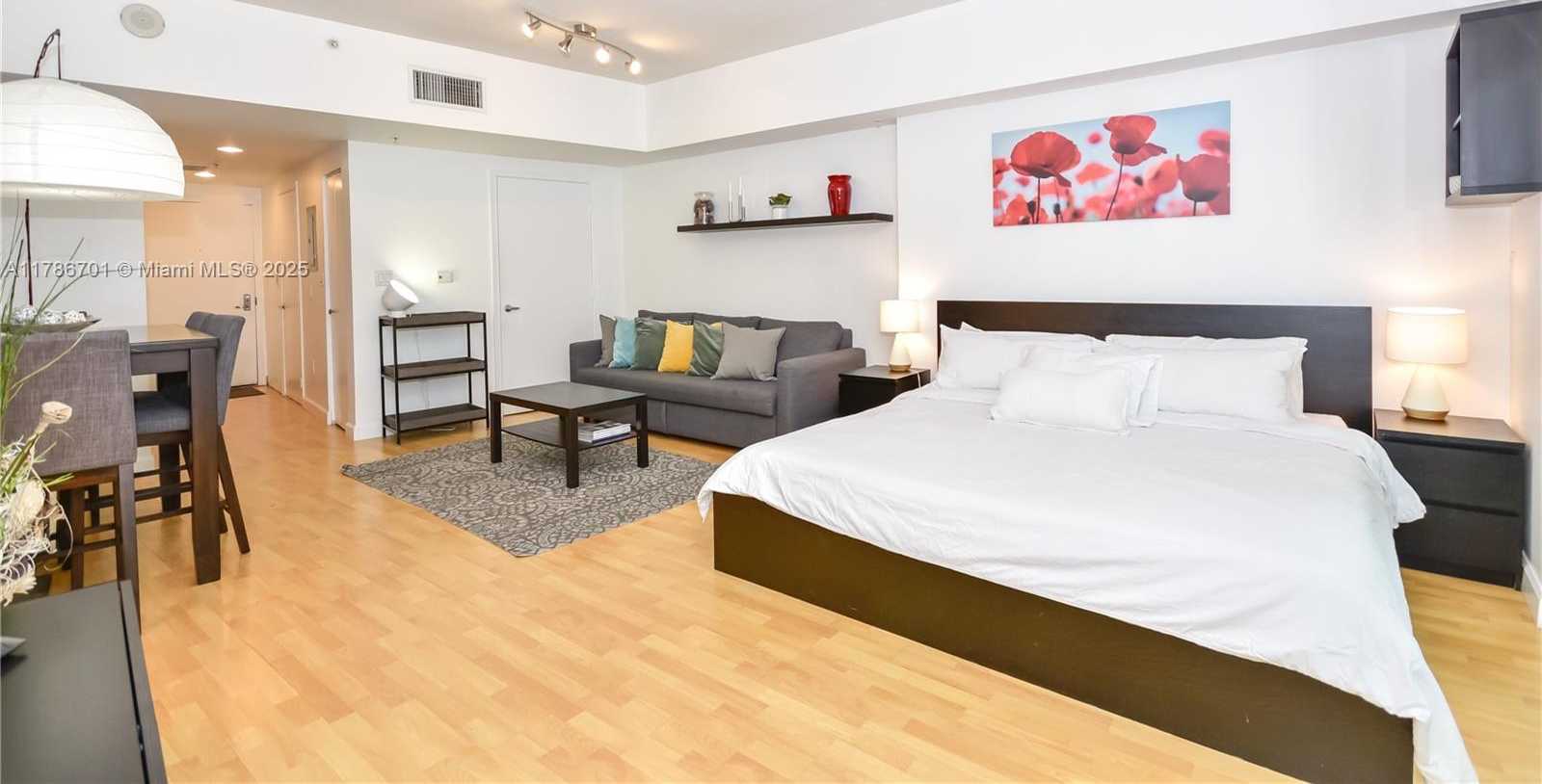 Small Image of 1750 NORTH BAYSHORE DR #1211, Miami Number 4