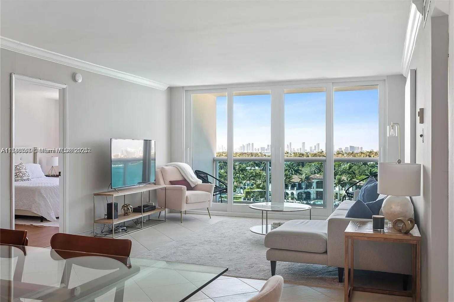 Small Image of 6770 INDIAN CREEK DR #8E, Miami Beach Number 3