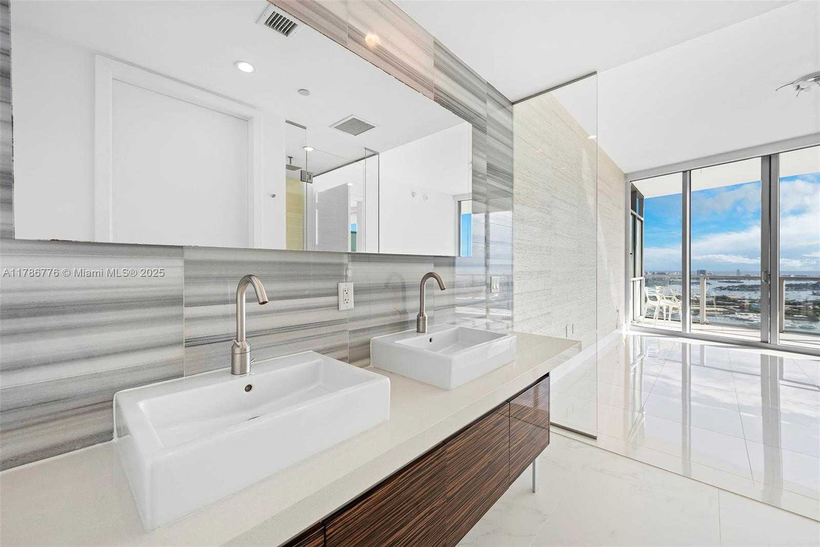 Small Image of 1100 BISCAYNE BLVD #3904, Miami Number 19