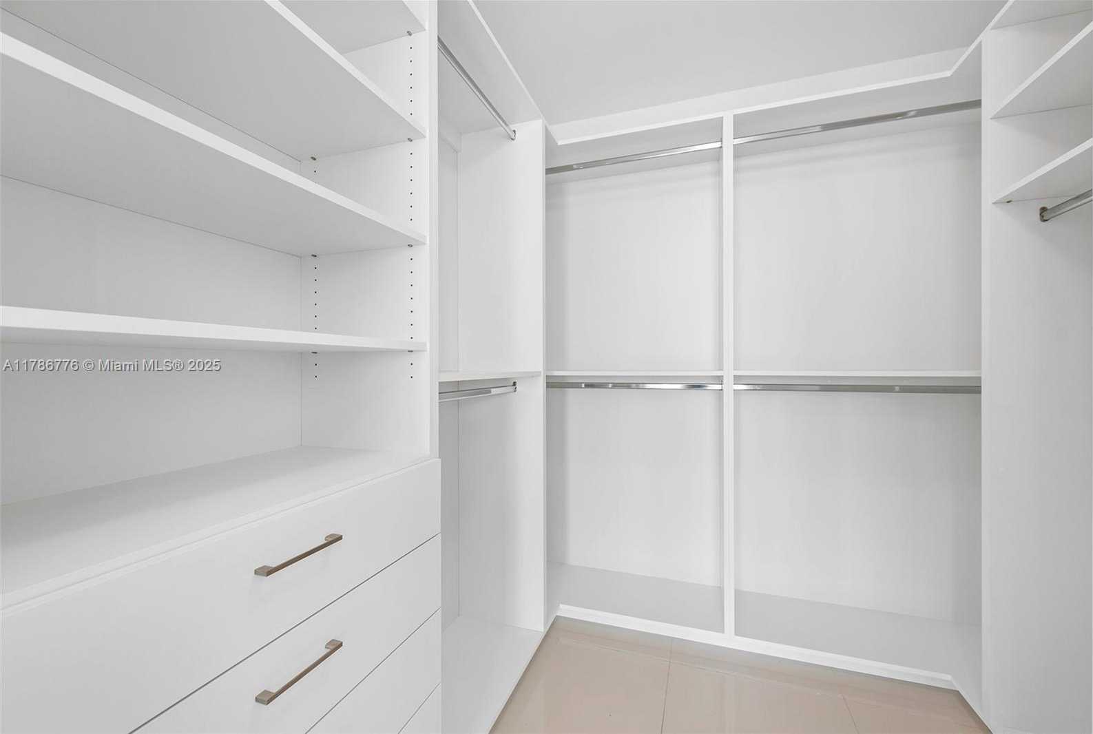 Small Image of 1100 BISCAYNE BLVD #3904, Miami Number 20