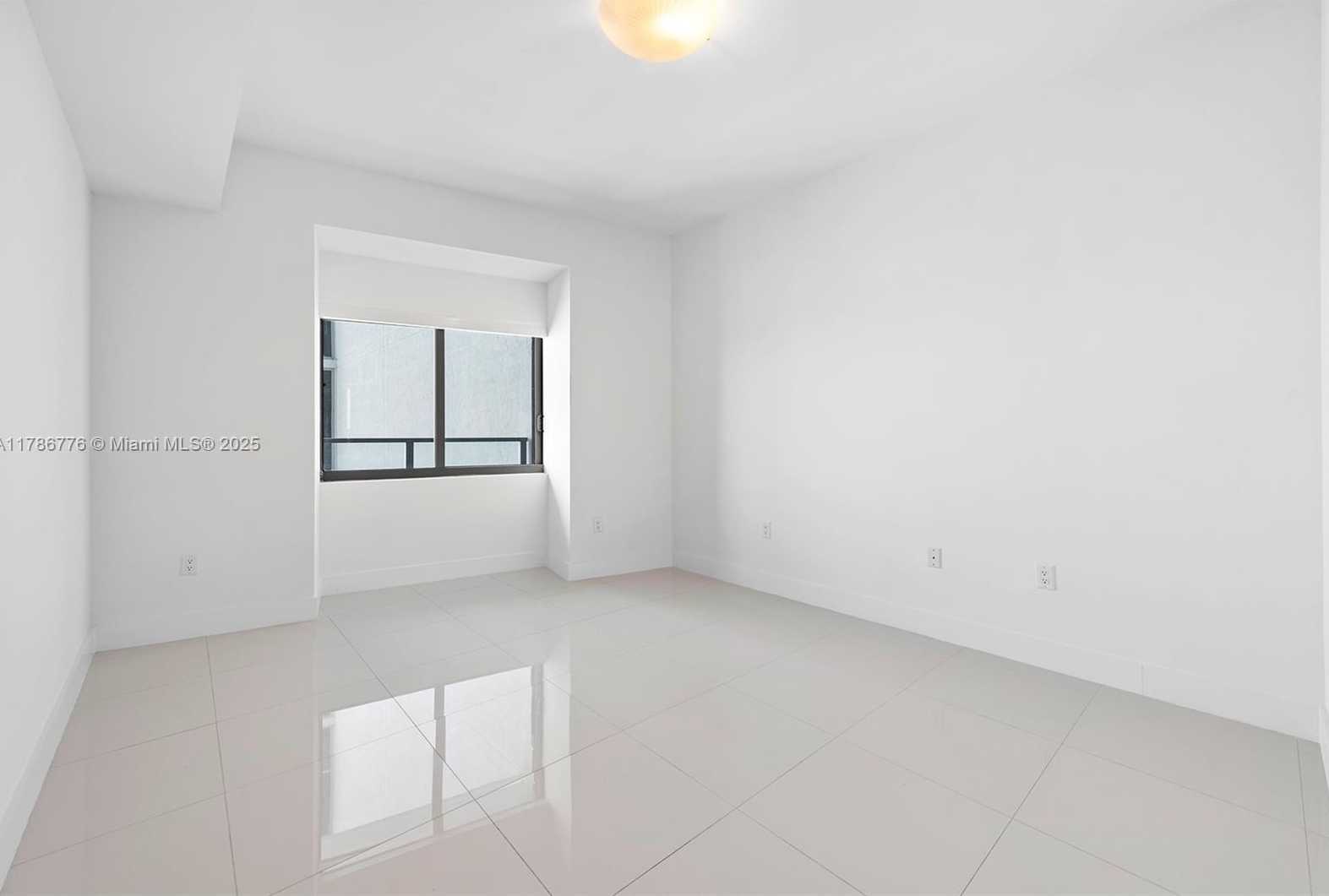 Small Image of 1100 BISCAYNE BLVD #3904, Miami Number 21