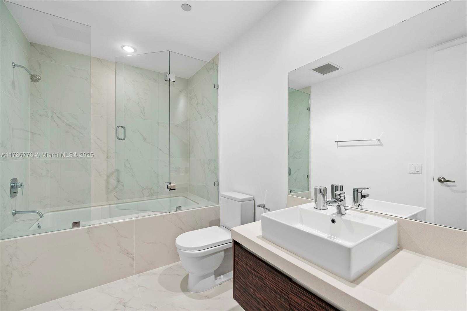 Small Image of 1100 BISCAYNE BLVD #3904, Miami Number 24