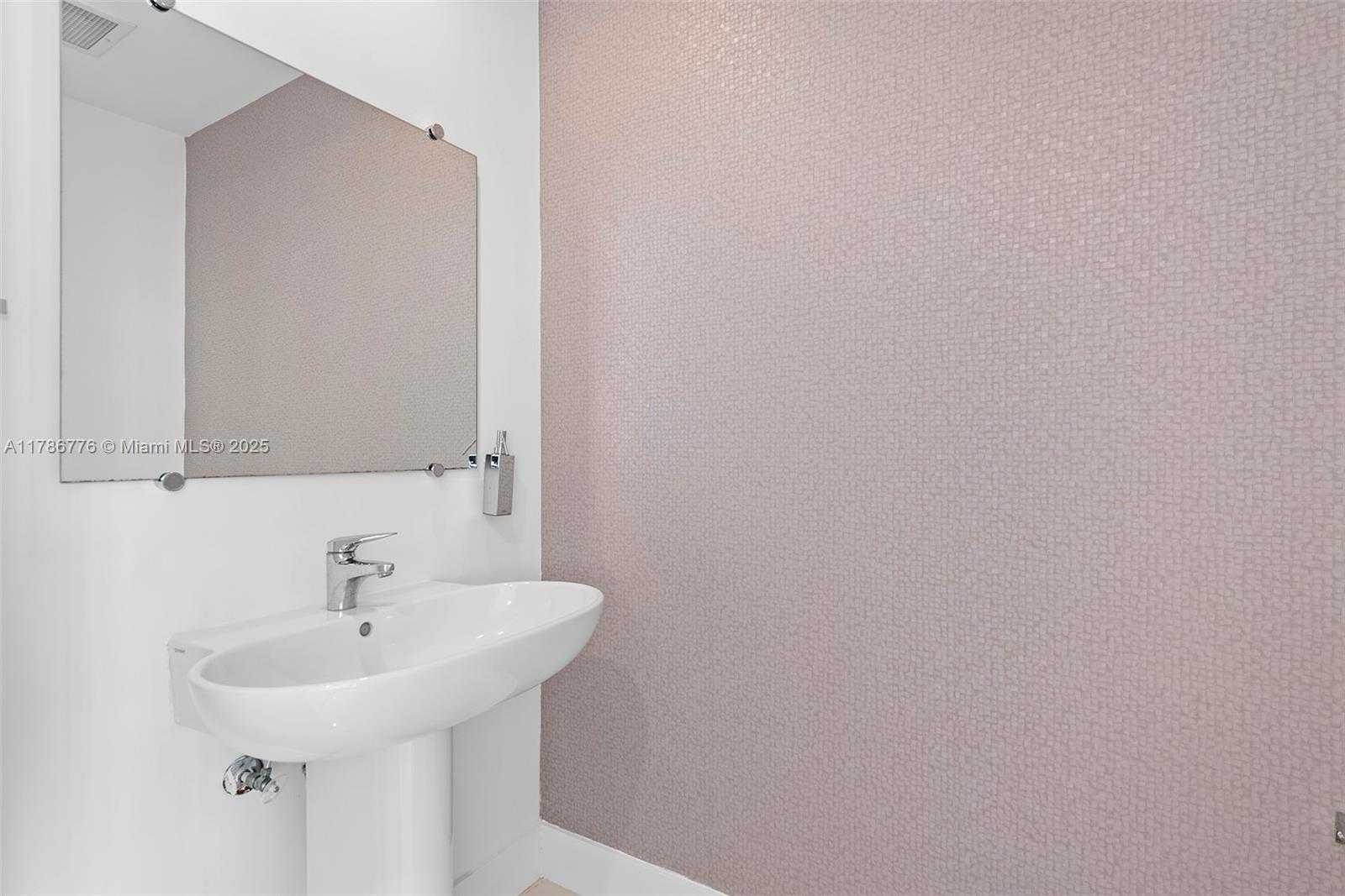 Small Image of 1100 BISCAYNE BLVD #3904, Miami Number 27