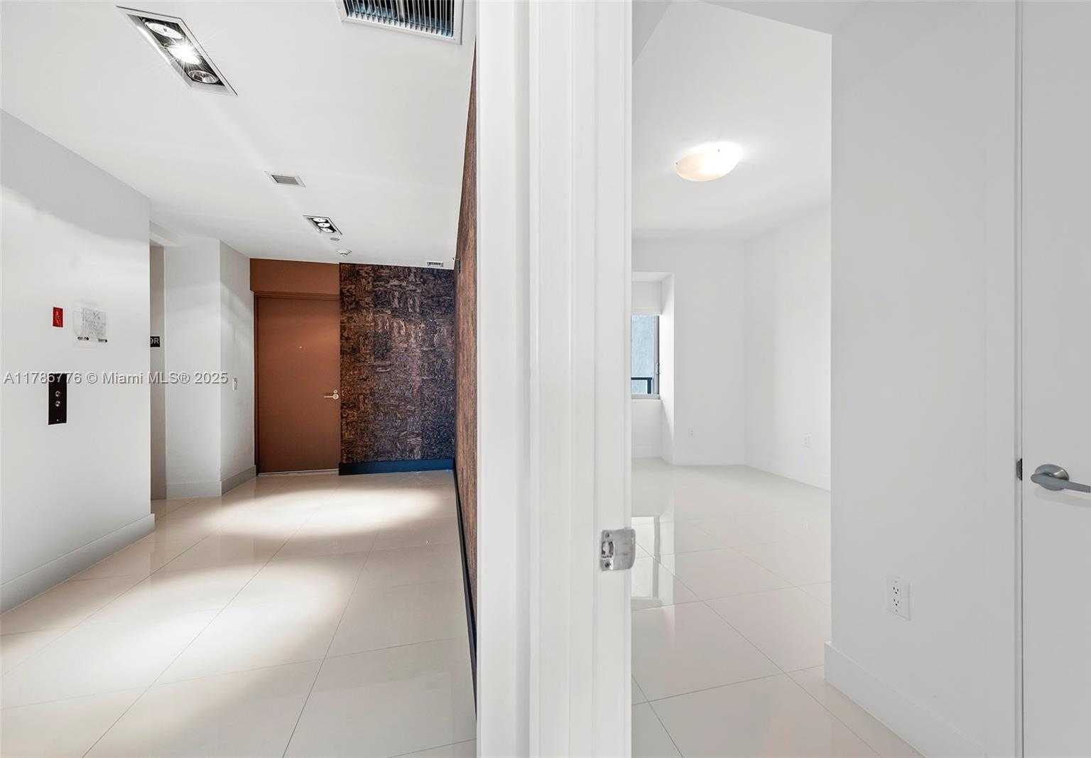 Small Image of 1100 BISCAYNE BLVD #3904, Miami Number 29