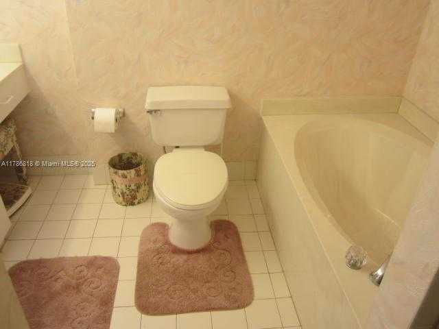 Small Image of 17700 #1010, Sunny Isles Beach Number 16