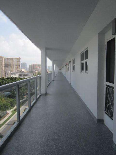 Small Image of 17700 #1010, Sunny Isles Beach Number 25