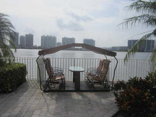 Small Image of 17700 #1010, Sunny Isles Beach Number 31