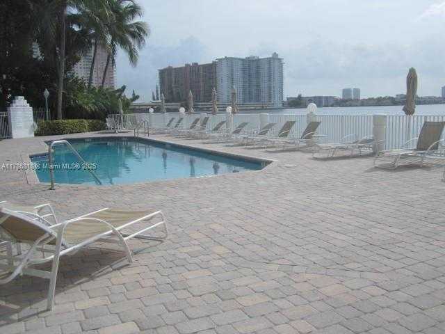 Small Image of 17700 #1010, Sunny Isles Beach Number 36