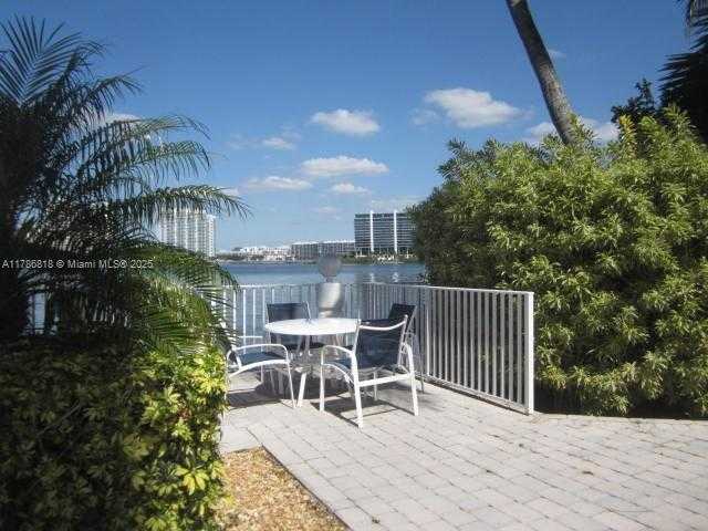 Small Image of 17700 #1010, Sunny Isles Beach Number 42