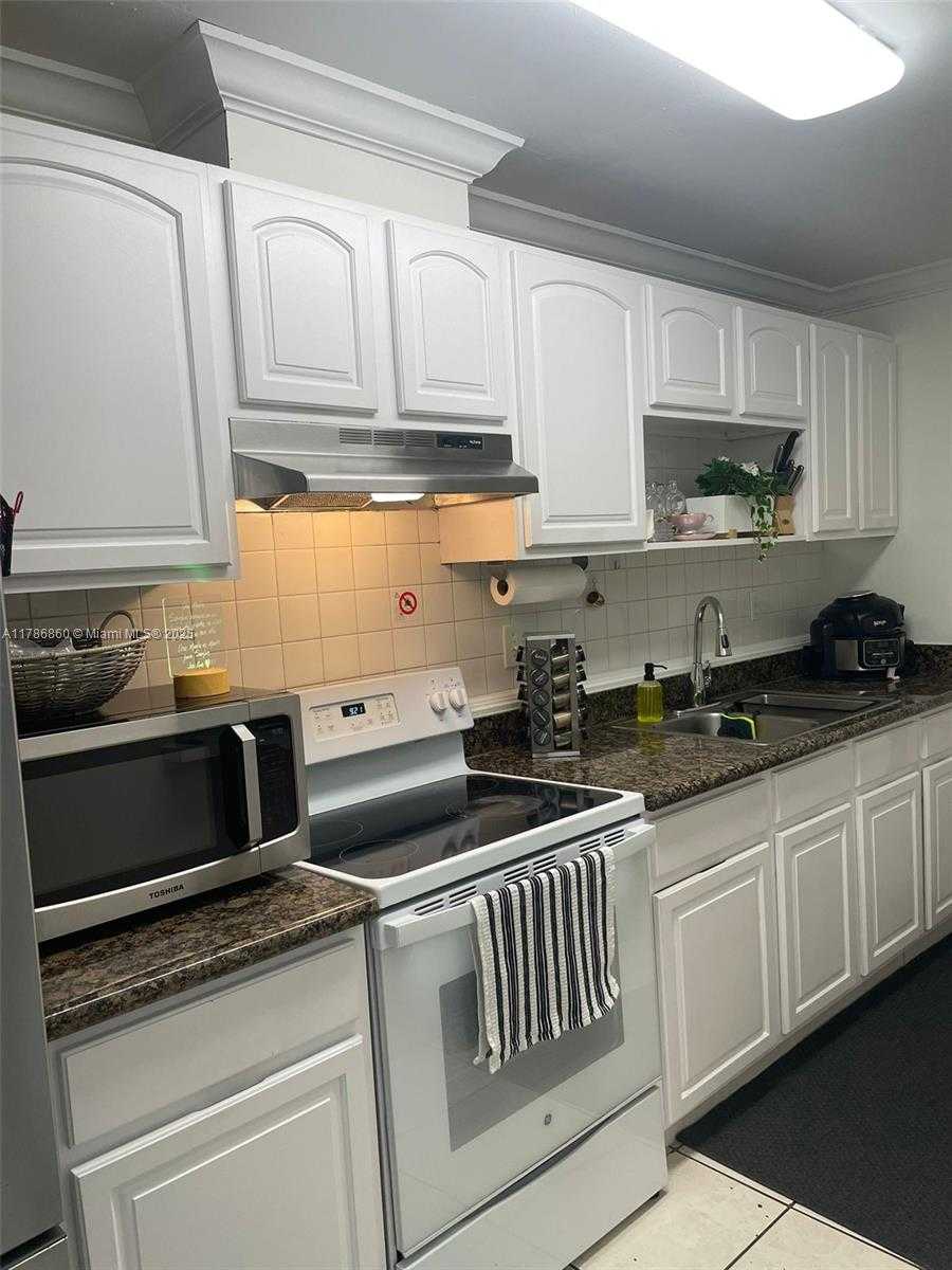 Small Image of 4180 NORTH WEST 79TH AVE #2C, Doral Number 14