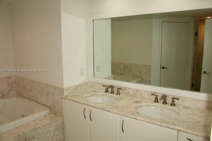 Small Image of 1331 BRICKELL BAY DR #3203, Miami Number 12