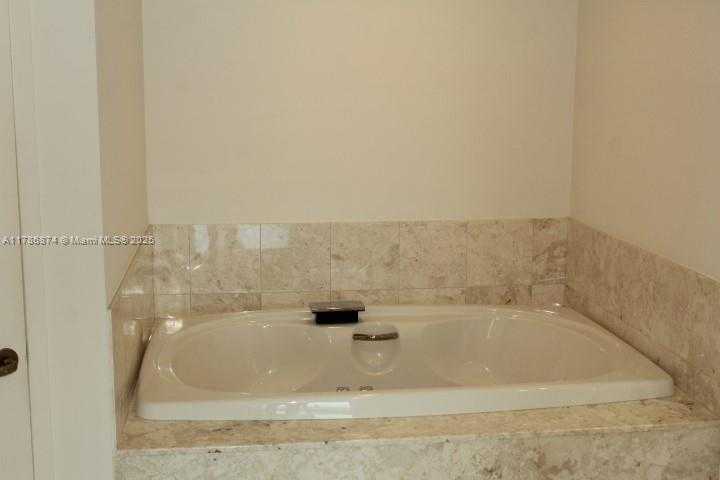 Small Image of 1331 BRICKELL BAY DR #3203, Miami Number 15