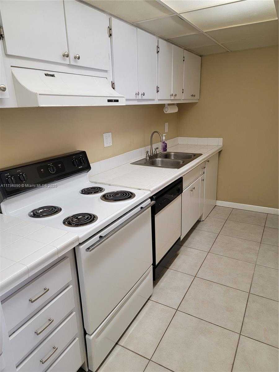 Small Image of 4440 NORTH WEST 79TH AVE #2G, Doral Number 3