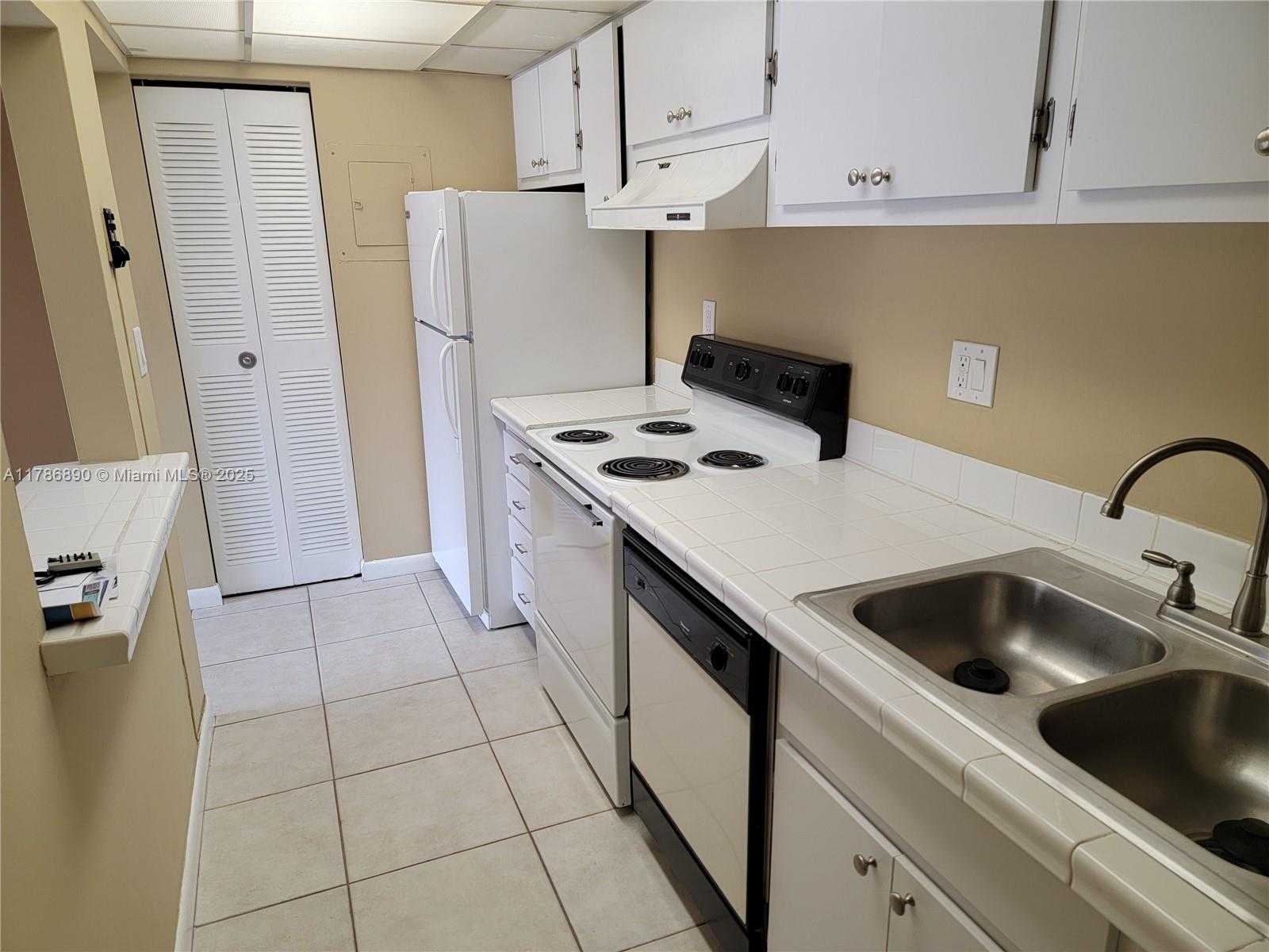 Small Image of 4440 NORTH WEST 79TH AVE #2G, Doral Number 4