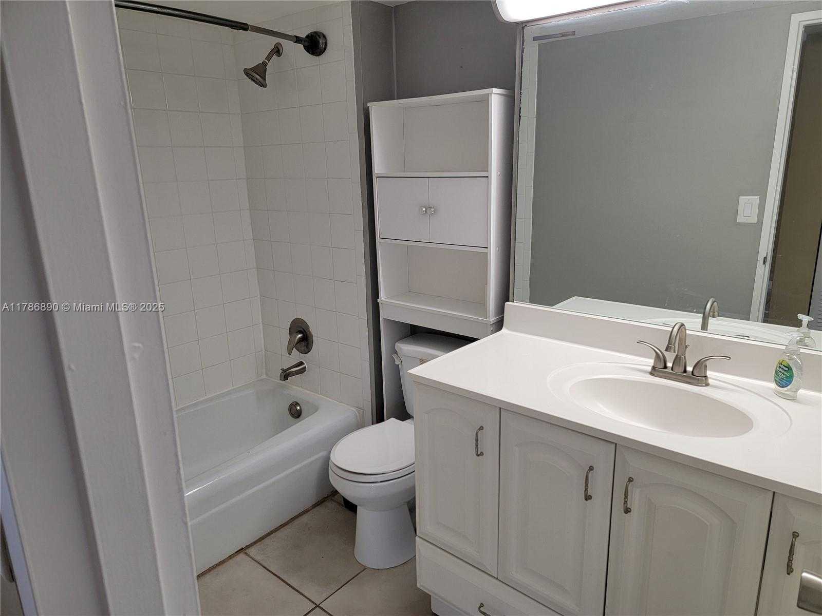 Small Image of 4440 NORTH WEST 79TH AVE #2G, Doral Number 7