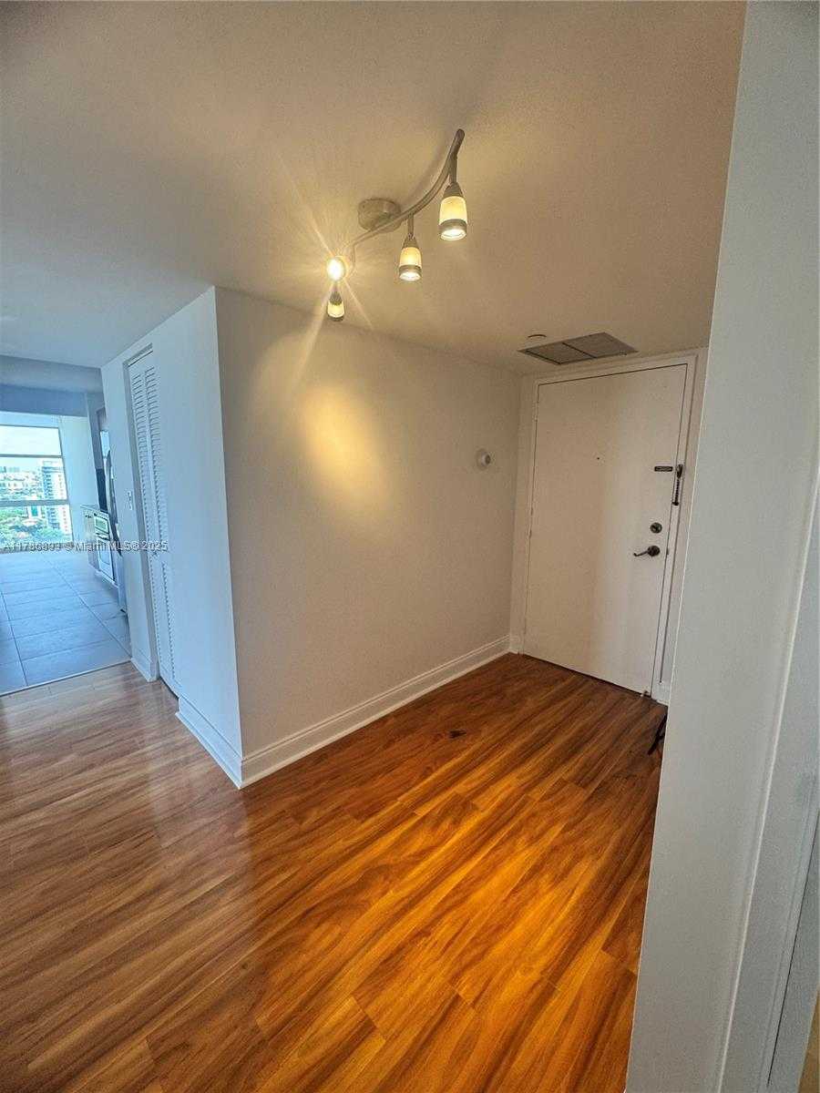 Small Image of 1901 BRICKELL AVE #B2408, Miami Number 17