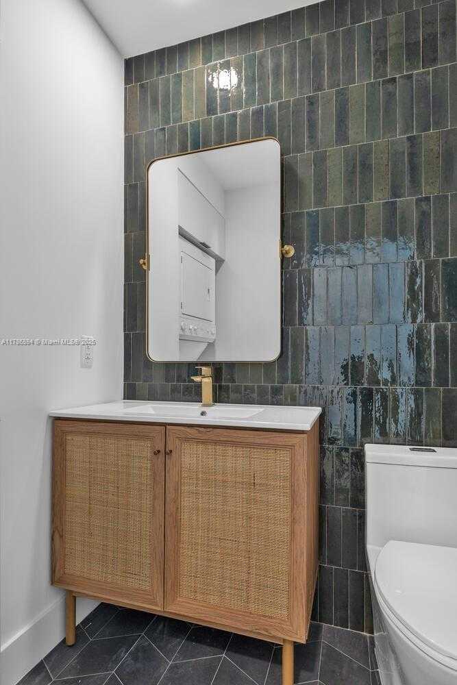 Small Image of 950 BRICKELL BAY DR #201, Miami Number 14