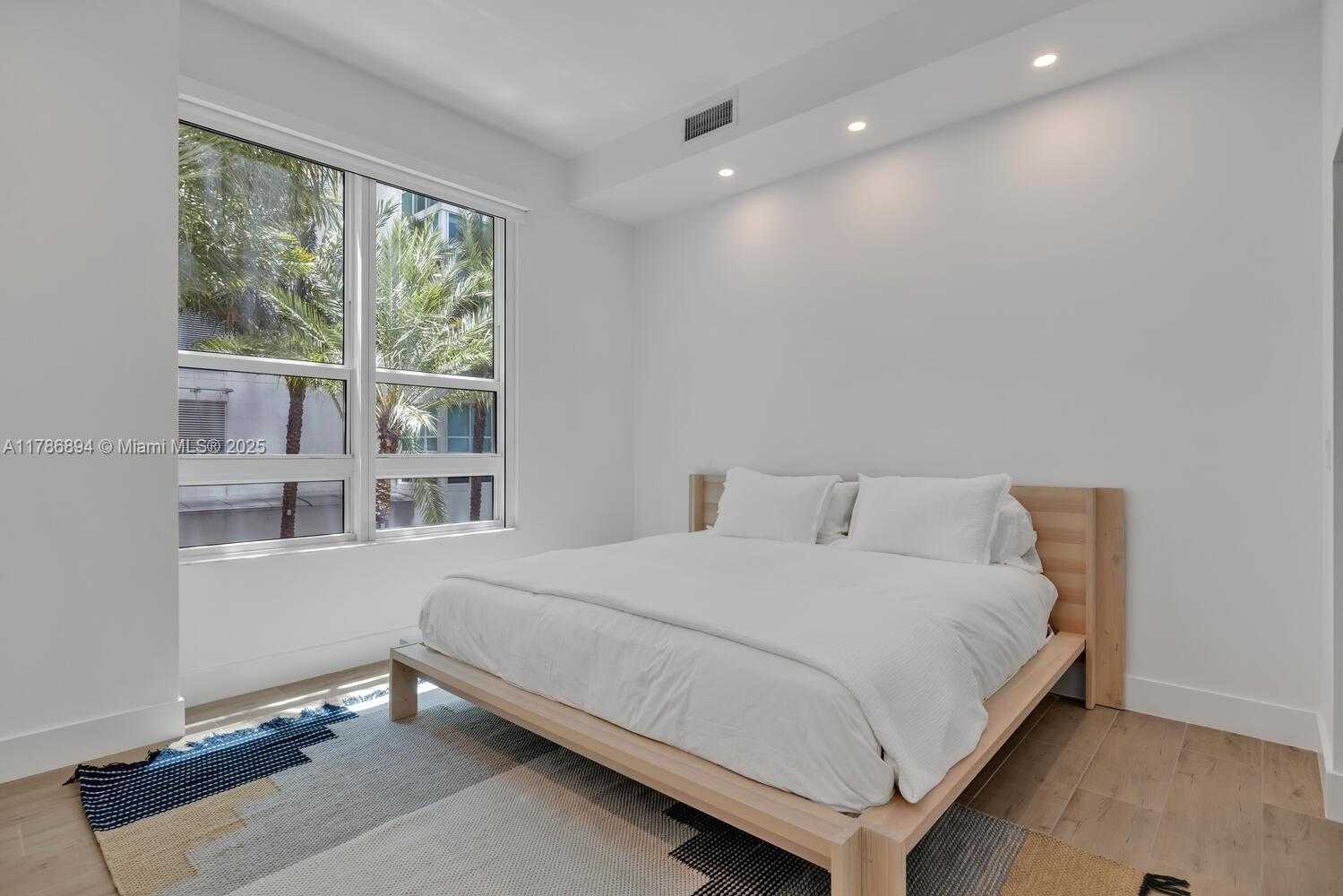 Small Image of 950 BRICKELL BAY DR #201, Miami Number 17
