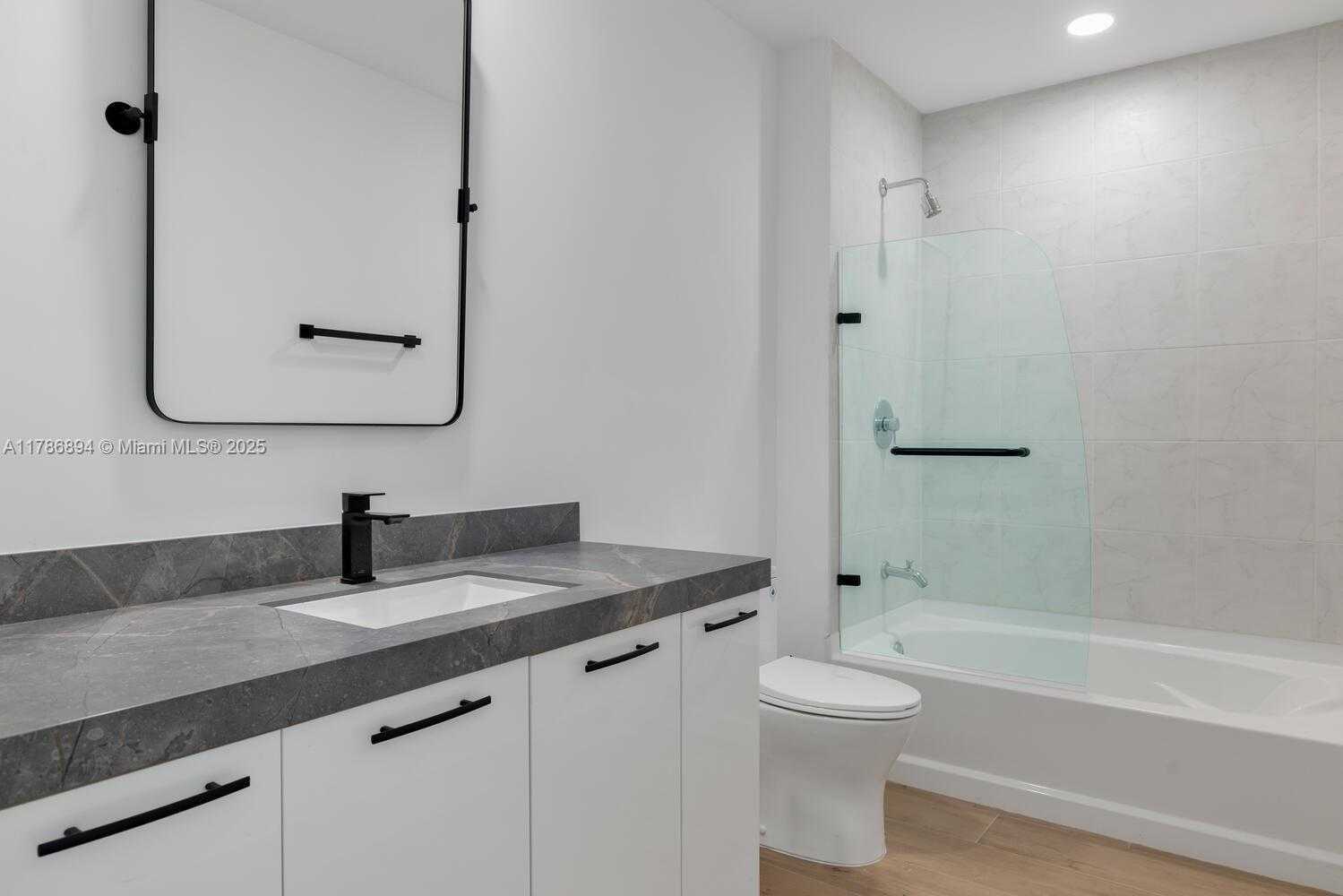 Small Image of 950 BRICKELL BAY DR #201, Miami Number 20