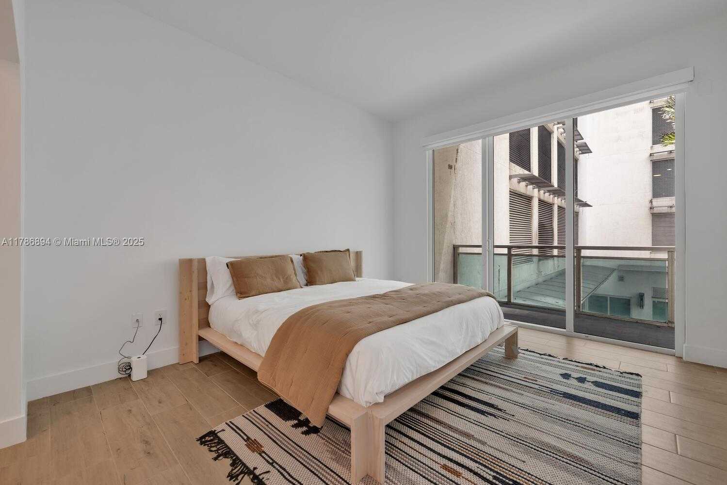 Small Image of 950 BRICKELL BAY DR #201, Miami Number 21
