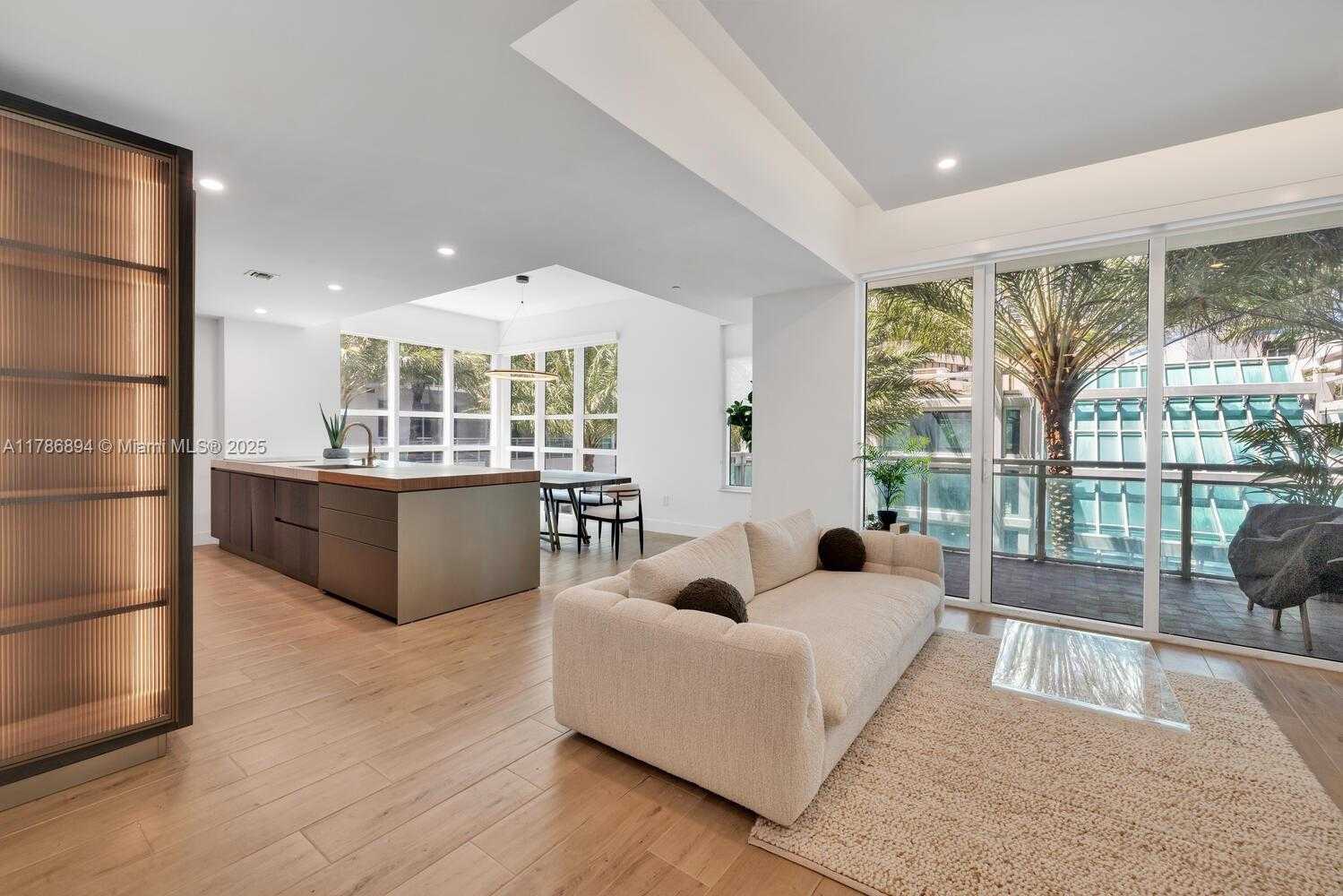 Small Image of 950 BRICKELL BAY DR #201, Miami Number 3