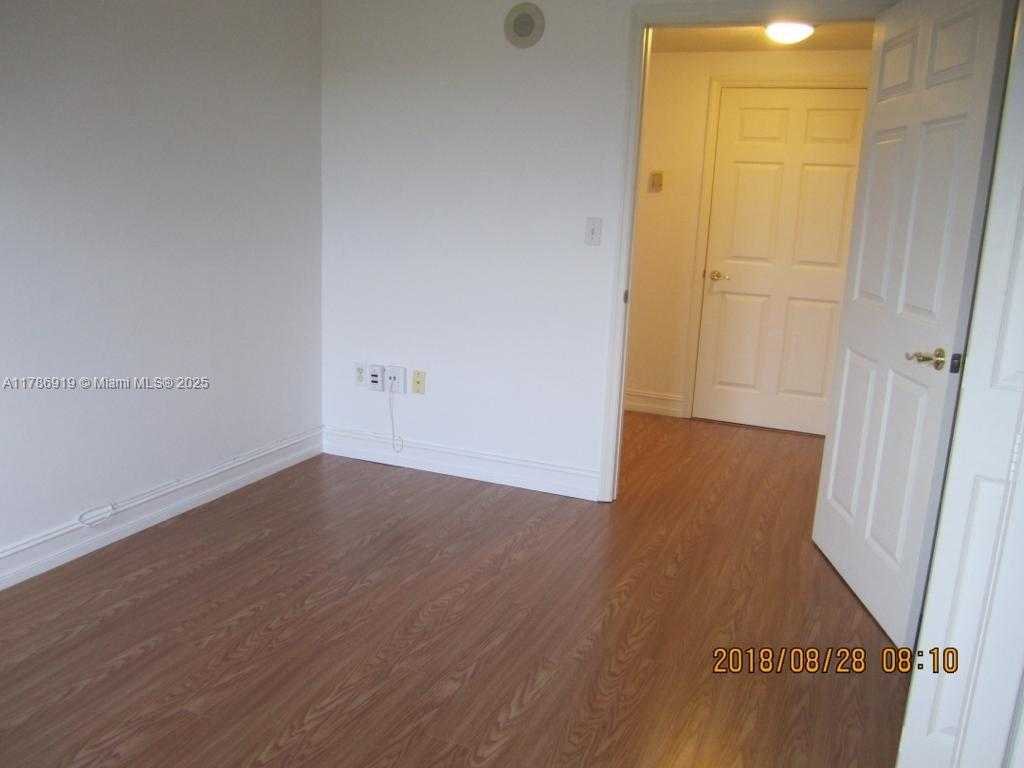Small Image of 3500 CORAL WAY #903, Miami Number 3