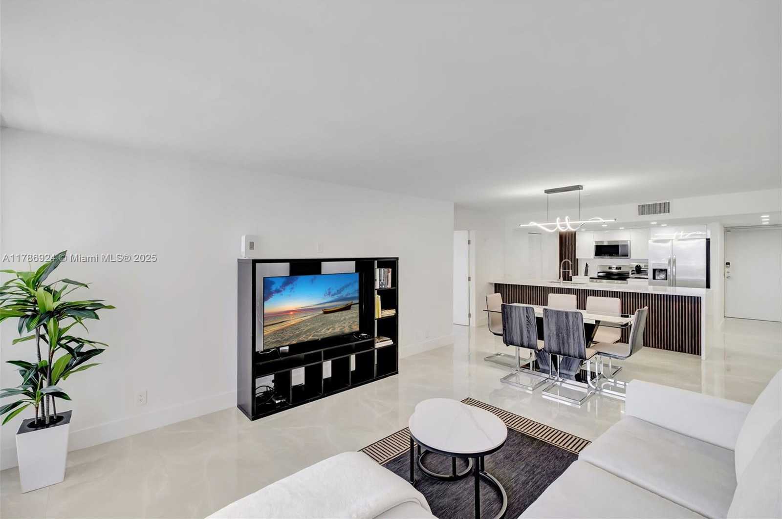 Small Image of 1717 NORTH BAYSHORE DR #A-1956, Miami Number 15