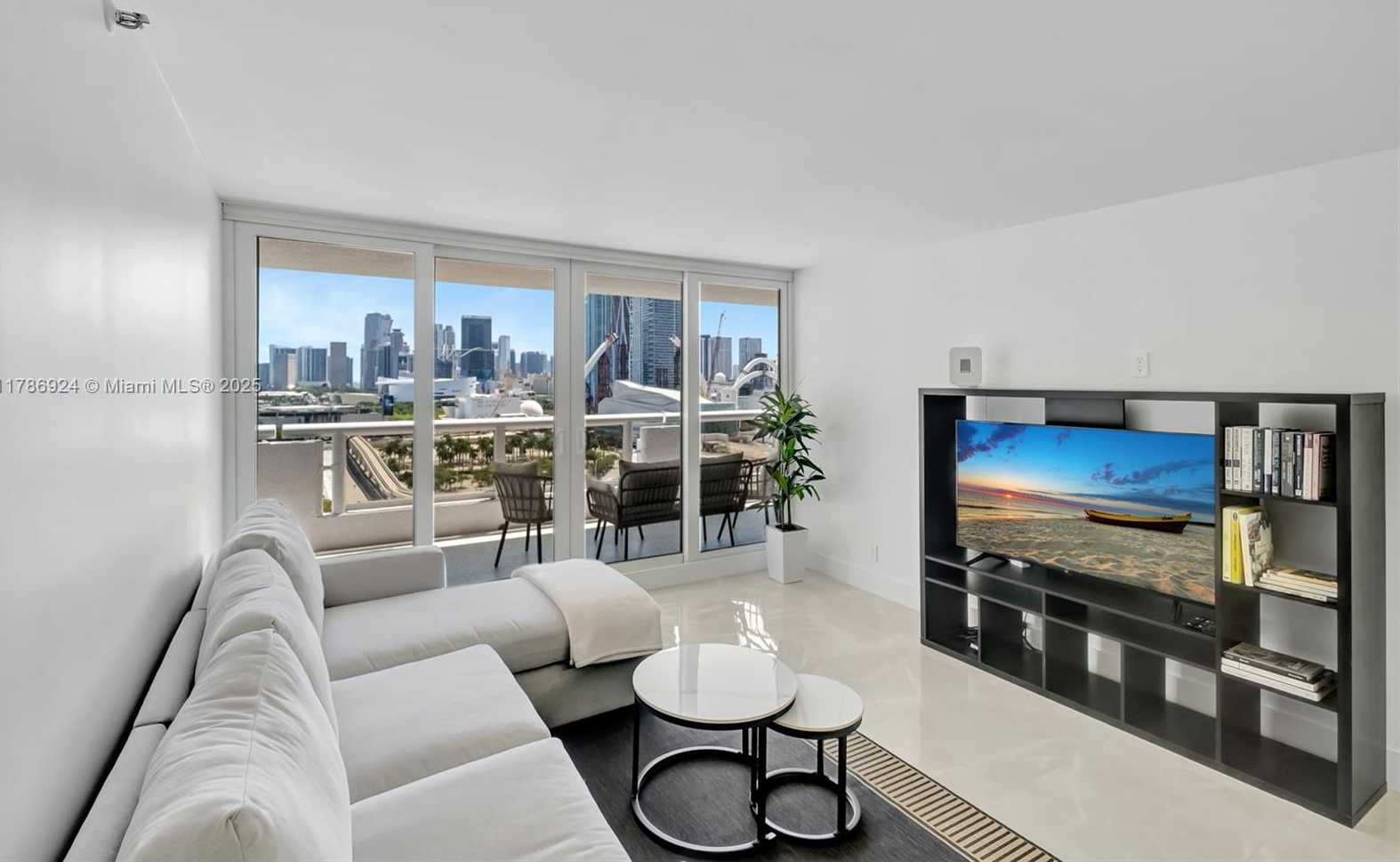 Small Image of 1717 NORTH BAYSHORE DR #A-1956, Miami Number 18