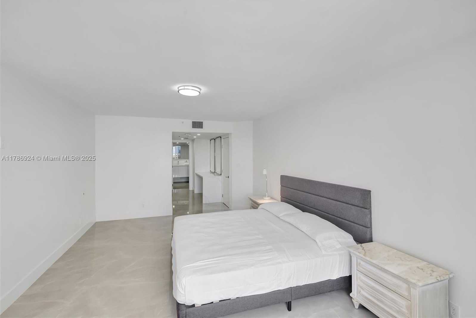 Small Image of 1717 NORTH BAYSHORE DR #A-1956, Miami Number 21