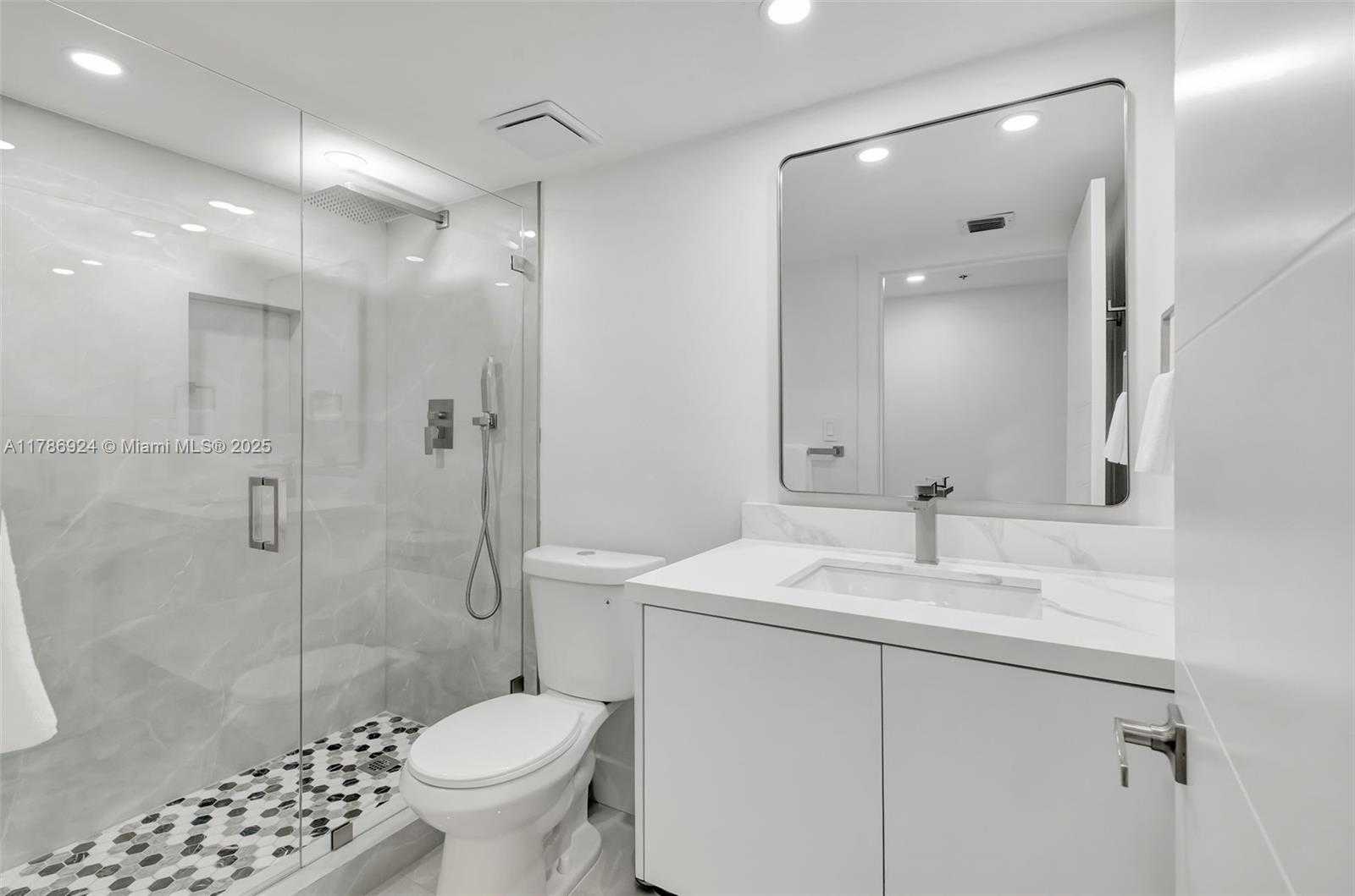 Small Image of 1717 NORTH BAYSHORE DR #A-1956, Miami Number 35