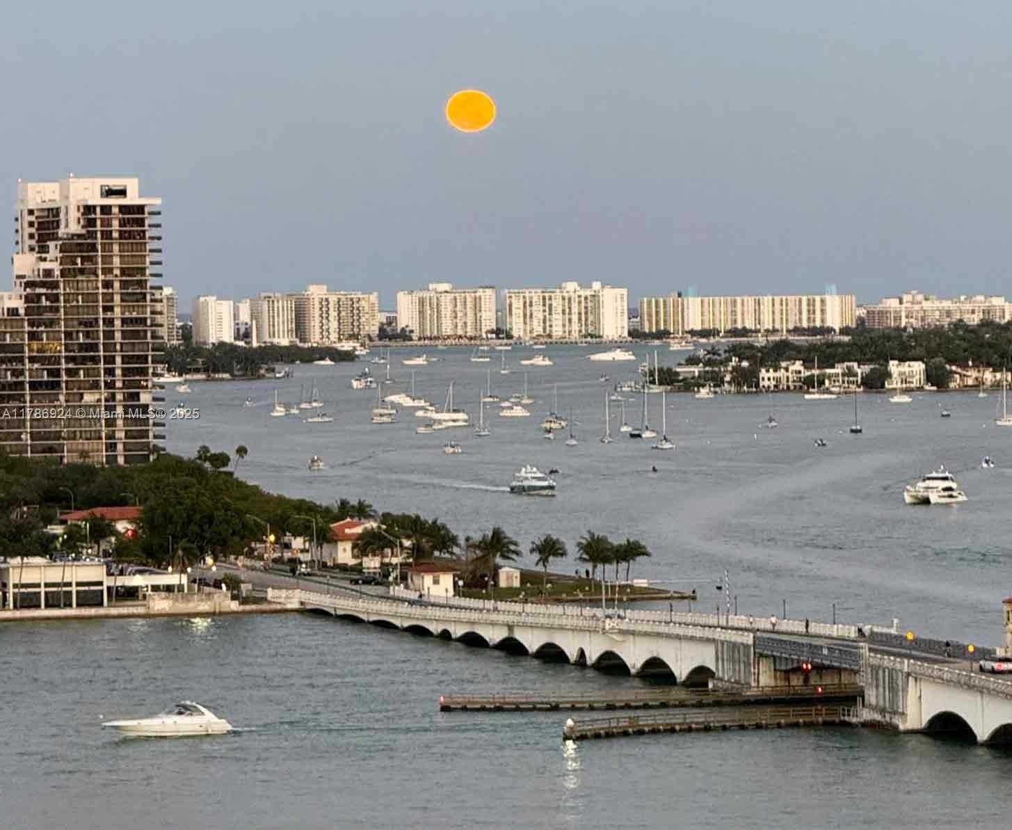 Small Image of 1717 NORTH BAYSHORE DR #A-1956, Miami Number 4