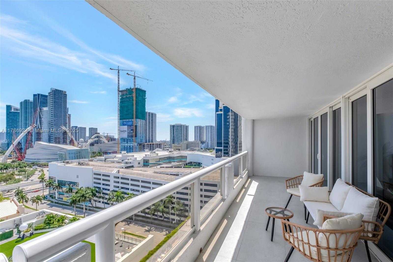 Small Image of 1717 NORTH BAYSHORE DR #A-1956, Miami Number 40