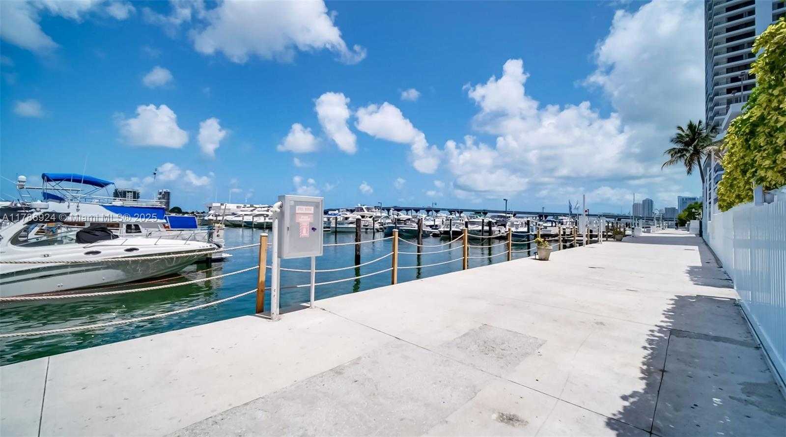 Small Image of 1717 NORTH BAYSHORE DR #A-1956, Miami Number 50