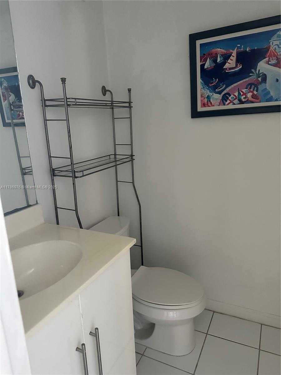 Small Image of 3001 SOUTH OCEAN #1125, Hollywood Number 5