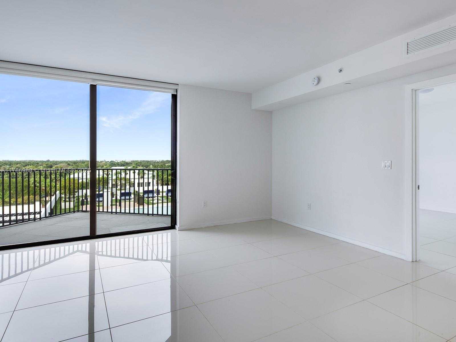 Small Image of 5300 PASEO BLVD #508, Doral Number 4