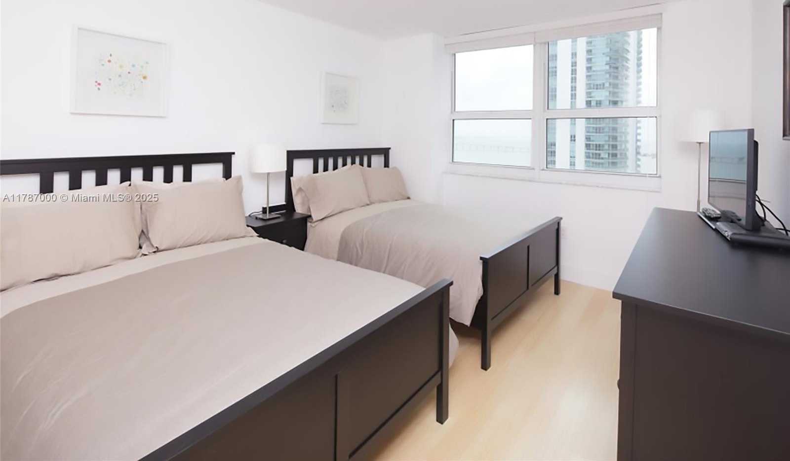 Small Image of 1155 BRICKELL BAY DR #2701, Miami Number 12