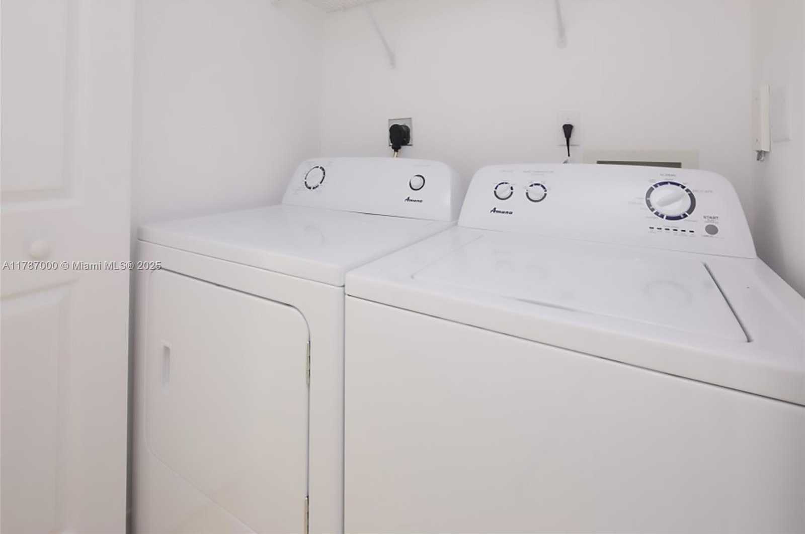 Small Image of 1155 BRICKELL BAY DR #2701, Miami Number 16
