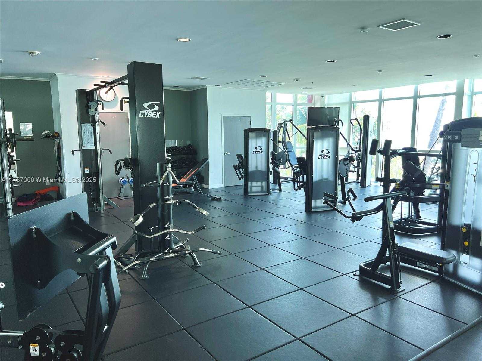 Small Image of 1155 BRICKELL BAY DR #2701, Miami Number 20