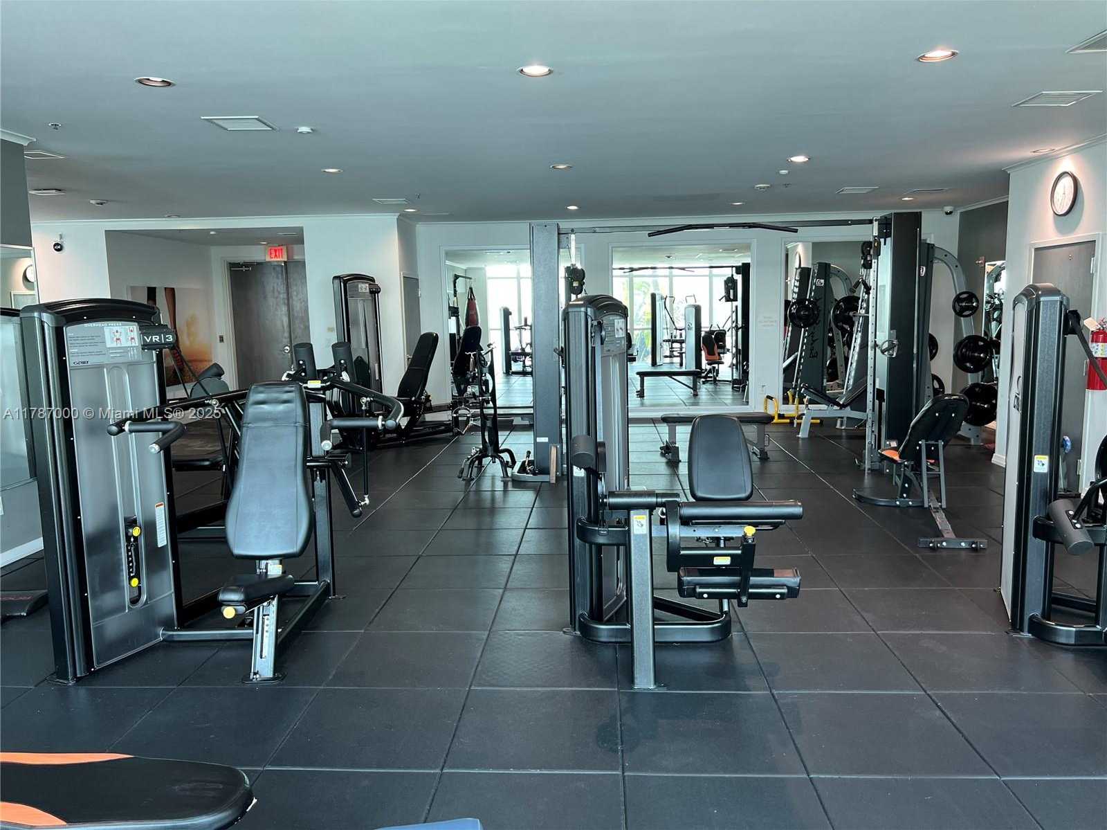 Small Image of 1155 BRICKELL BAY DR #2701, Miami Number 21