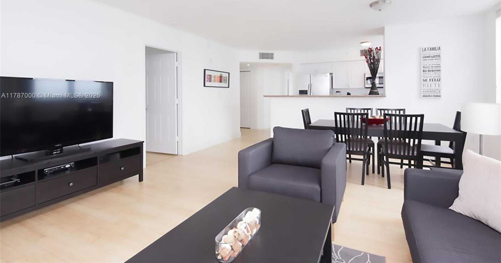 Small Image of 1155 BRICKELL BAY DR #2701, Miami Number 4