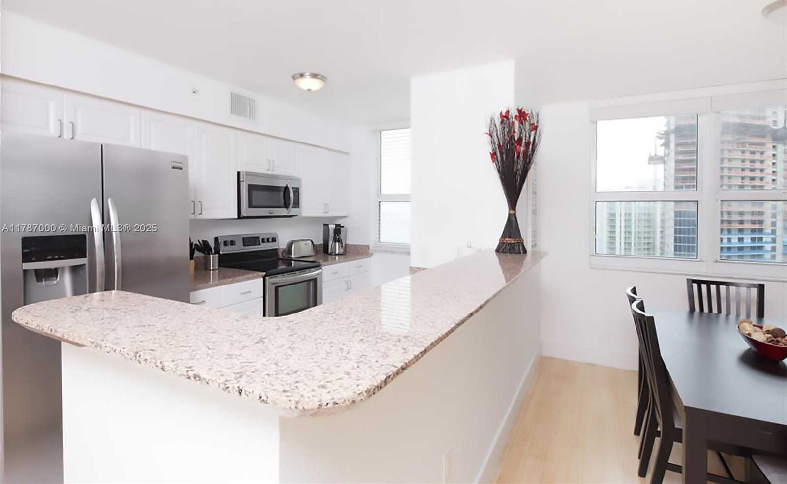 Small Image of 1155 BRICKELL BAY DR #2701, Miami Number 6
