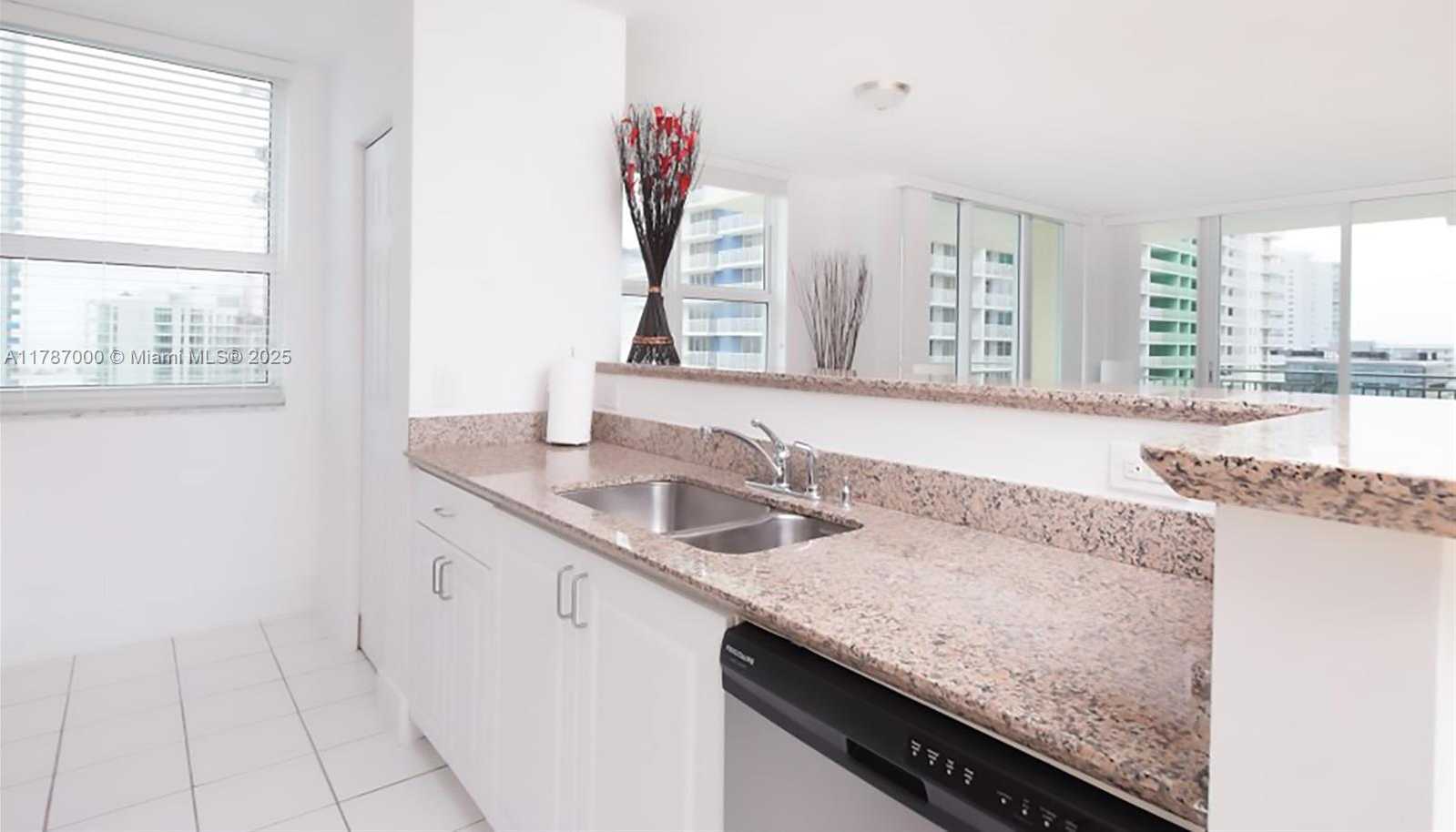 Small Image of 1155 BRICKELL BAY DR #2701, Miami Number 7