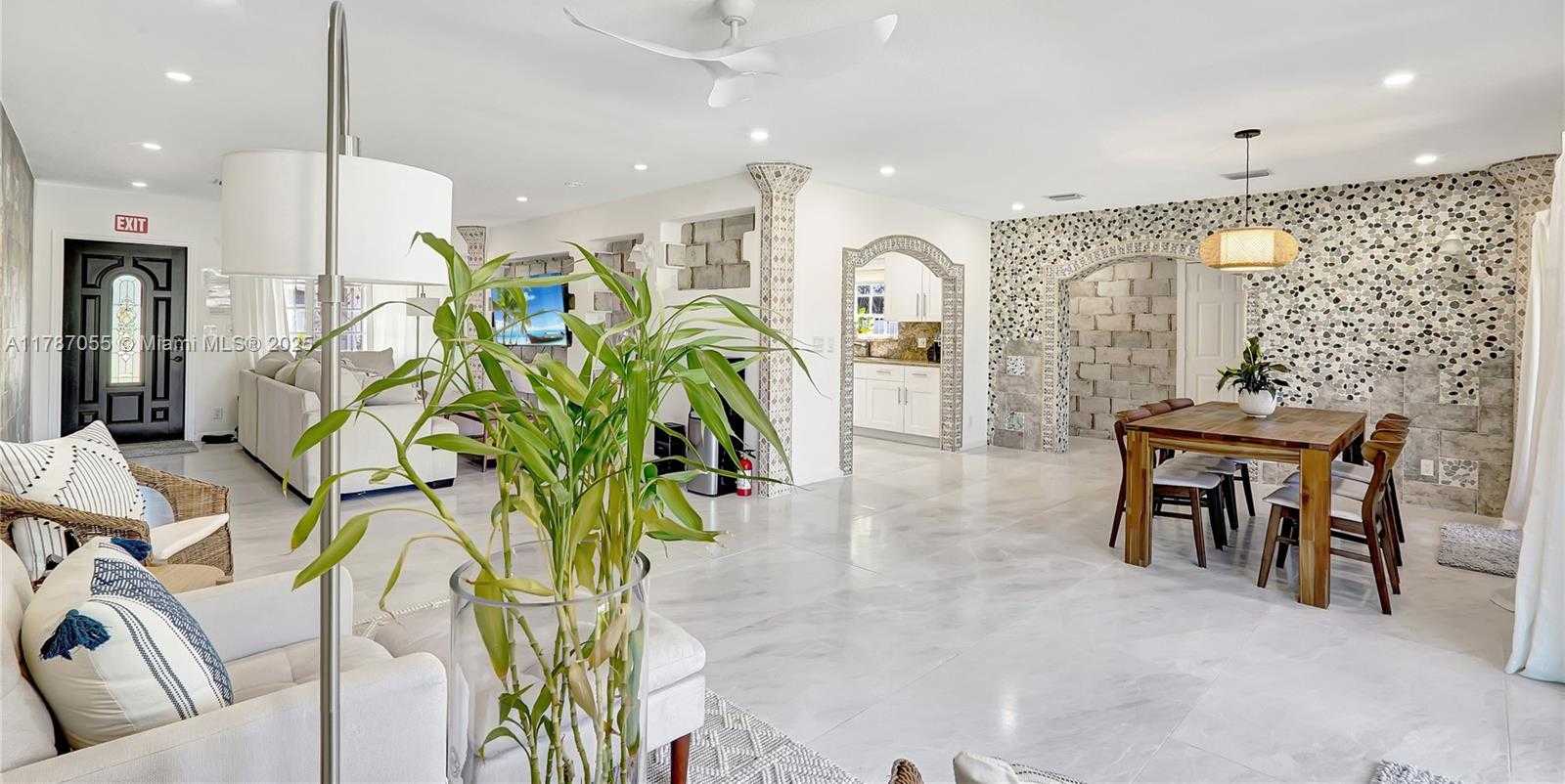 Small Image of 1311 PIERCE ST, Hollywood Number 10