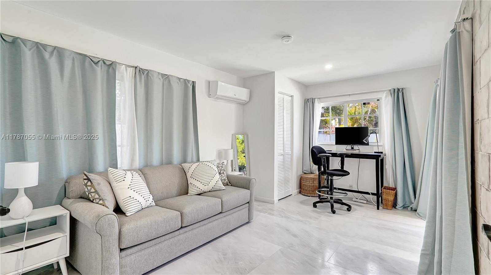 Small Image of 1311 PIERCE ST, Hollywood Number 17