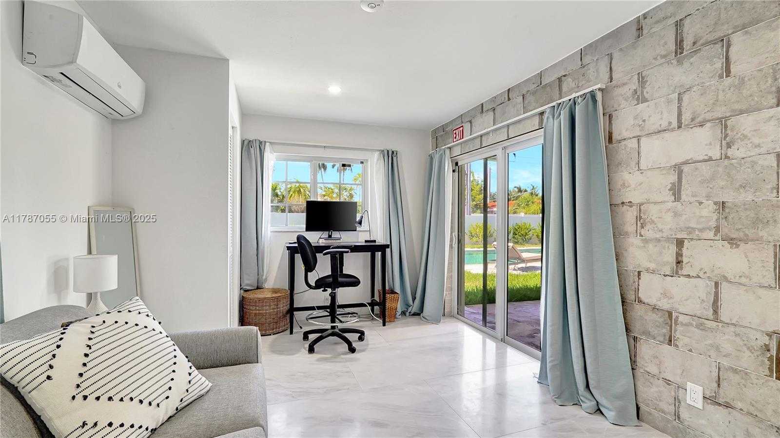 Small Image of 1311 PIERCE ST, Hollywood Number 18