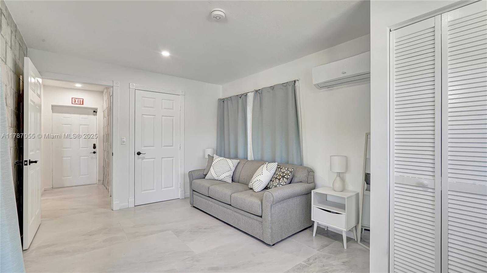 Small Image of 1311 PIERCE ST, Hollywood Number 19