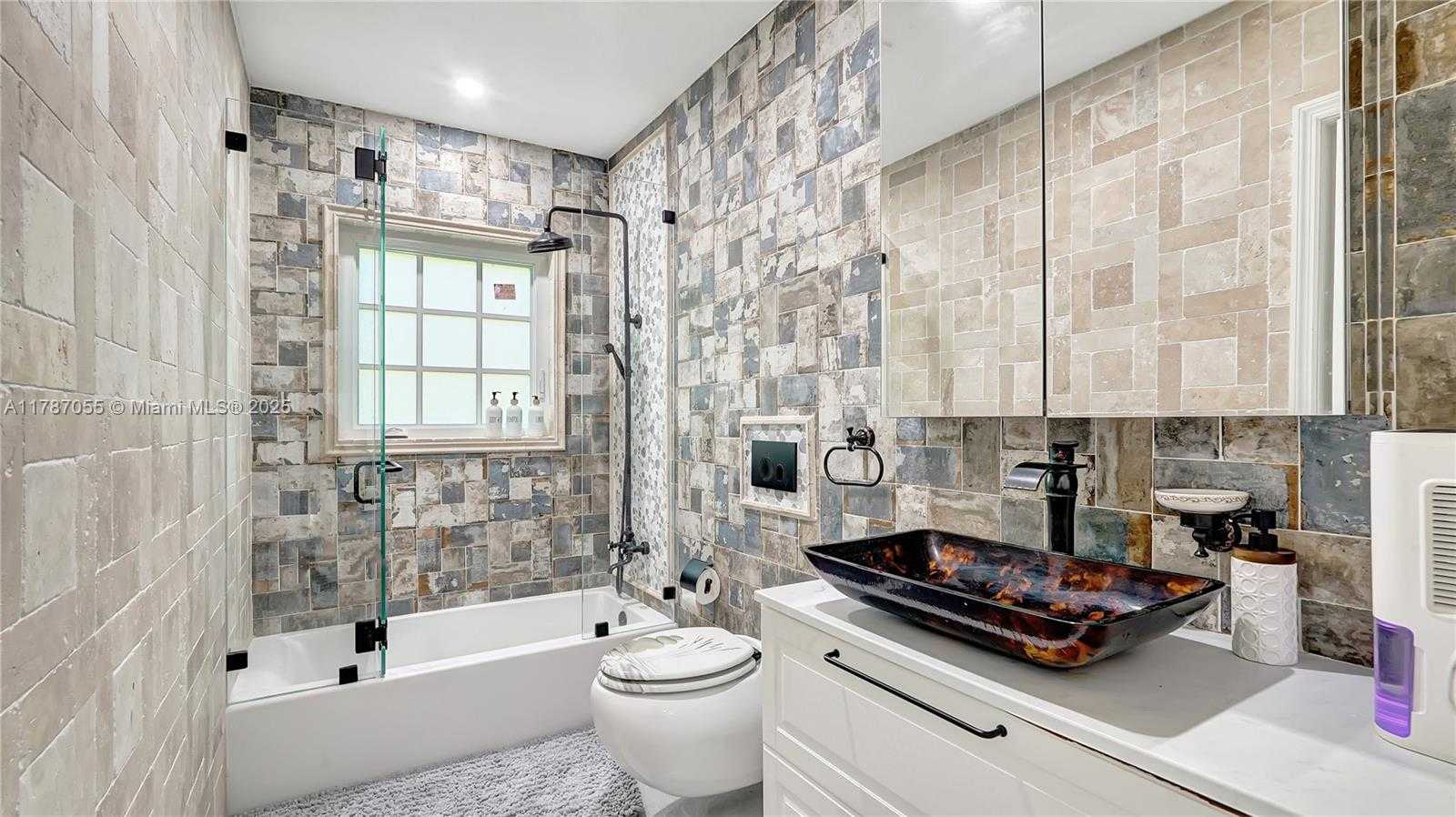 Small Image of 1311 PIERCE ST, Hollywood Number 20
