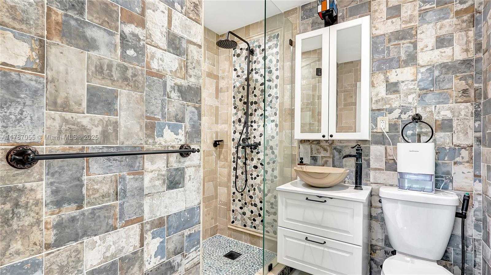 Small Image of 1311 PIERCE ST, Hollywood Number 27