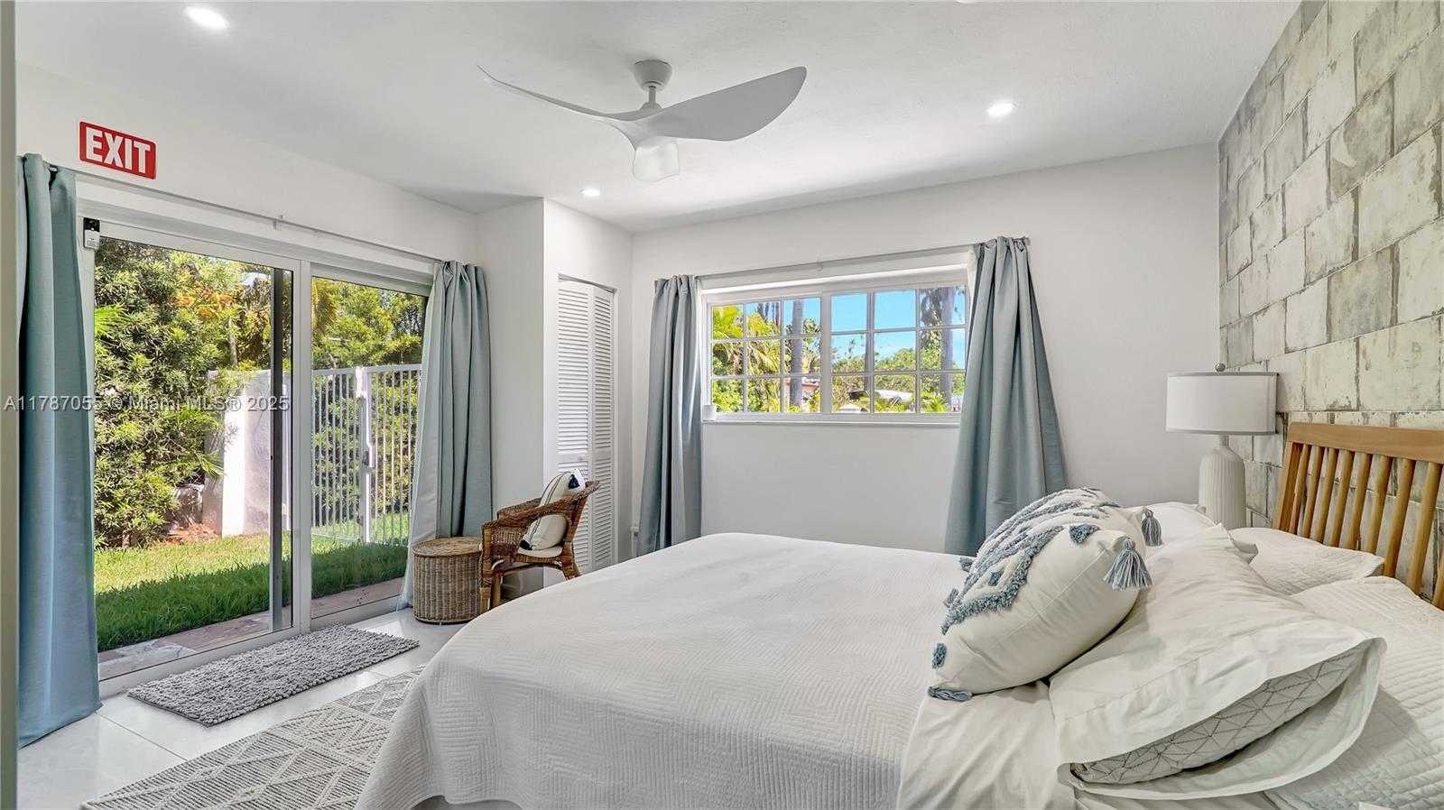 Small Image of 1311 PIERCE ST, Hollywood Number 31